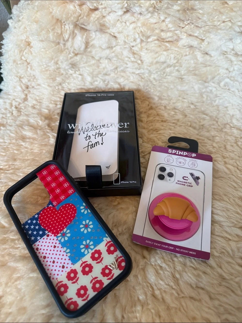 Patchwork Heart Wildflower 16 Pro Phone Case Bundle